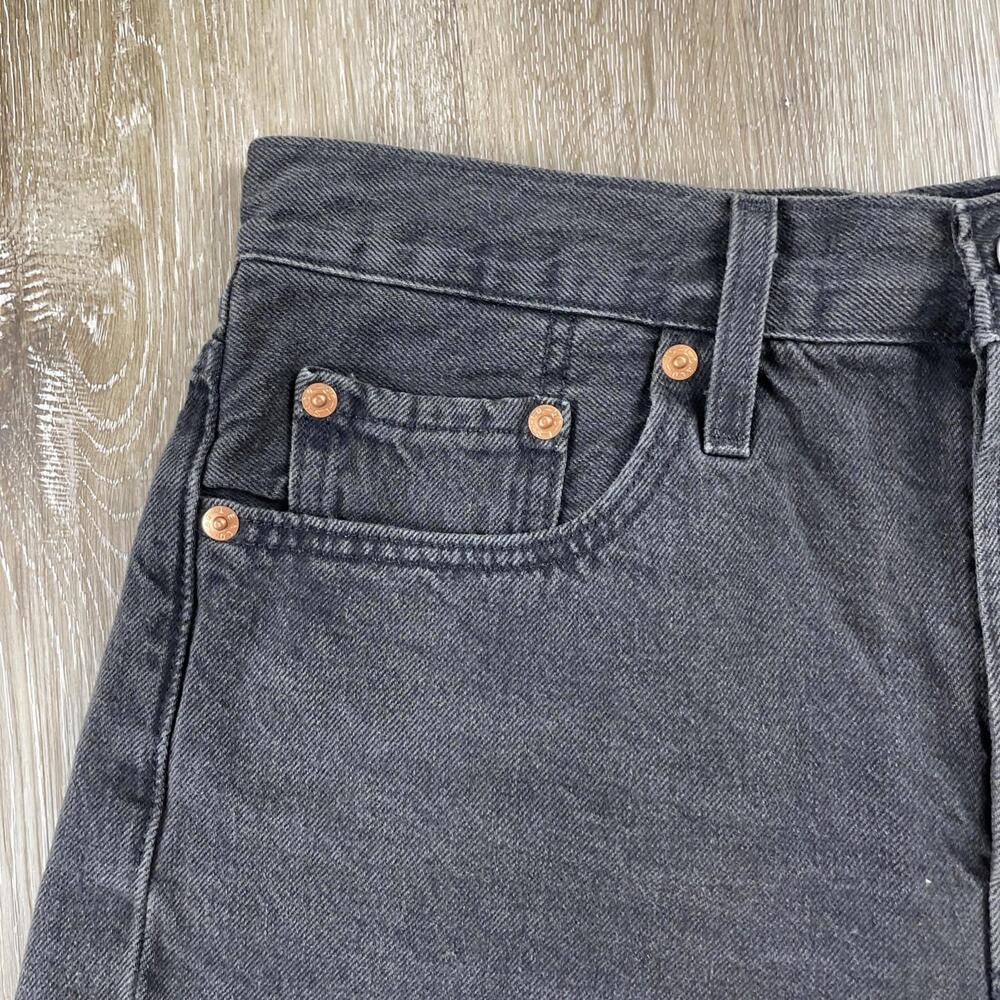 Leviās 501 Cutoff Jean Shorts Black Button Fly Women's W27 ( 30 X 3ā Inseam ) - Picture 2 of 16